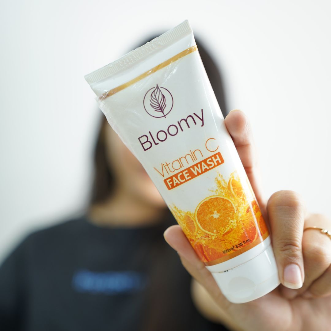 Bloomy Vitamin C face Wash - Vitamin C Face Wash For Brighter and Glowing Skin